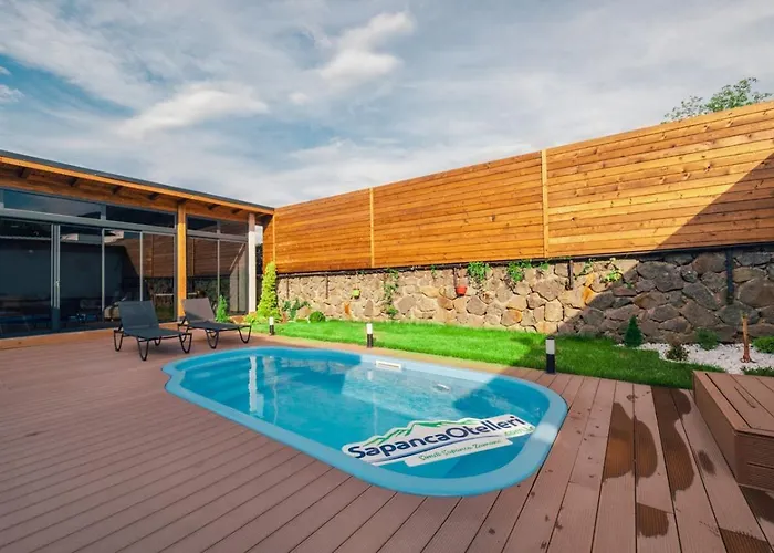 The Now בית נופש ספנג'ה