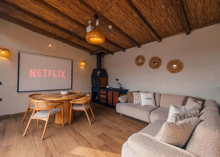 The Now בית נופש ספנג'ה