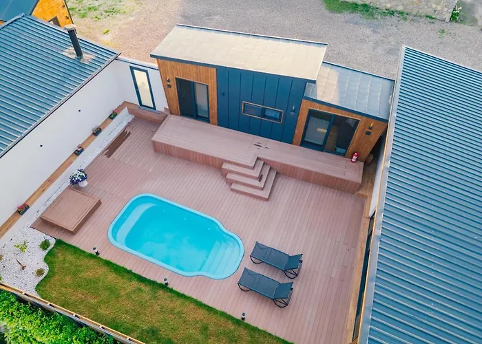 בית נופש The Now ספנג'ה