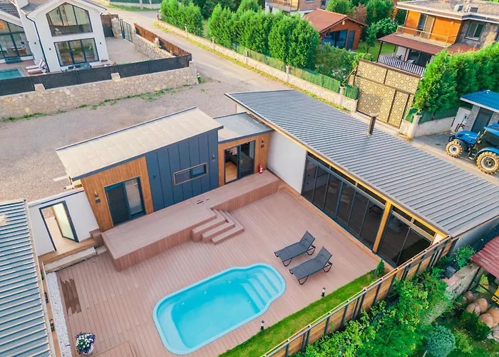 The Now בית נופש